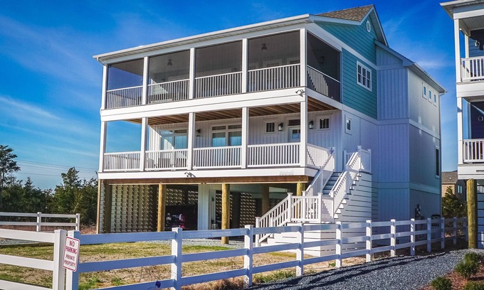 Milton Casa | Broadkill Beach home with amazing water views- just steps from the beach!