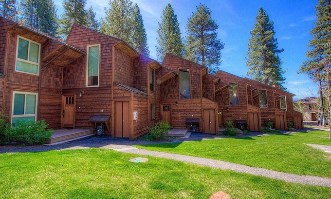 Brockway Condominio | Brockway Beachside Bungalo by Lake Tahoe Accommodations