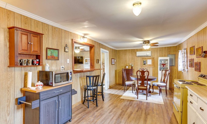 Parsons Cabaña | ‘Brodies Landing Cottage’ ~ Half Mi to Lick Creek!