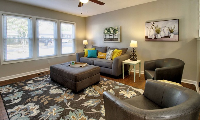 Broken Arrow Casa | "Broken Arrow 3-Bedroom Retreat – Cozy, Family-Friendly with WiFi & AC!"