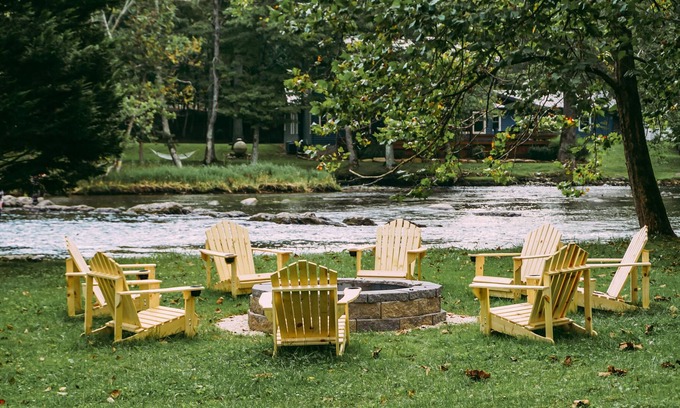 Bristol Casa | Broken Rod Lodge on The South Holston River