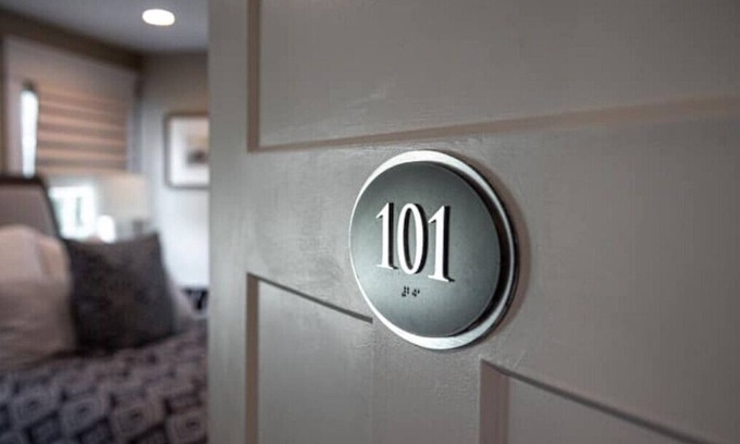 West Dover Cabina | Brook Bound Inn - Queen Bedroom - First Floor - Room 101