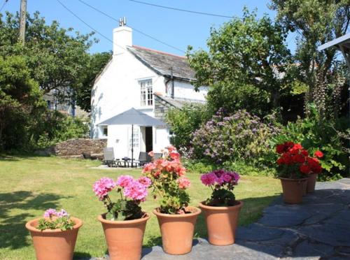 Port Isaac Casa | Brook Cottage is a traditional fisherman's cottage