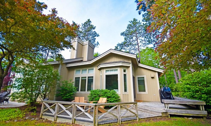 Glen Arbor Casa | Brook Hill Cottages 42