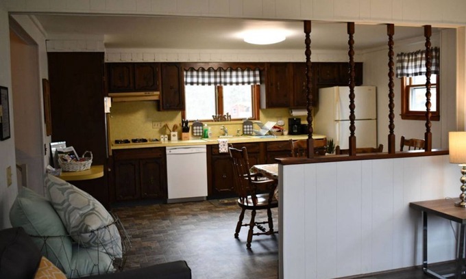 Goshen Casa | Brook Road Flat ....