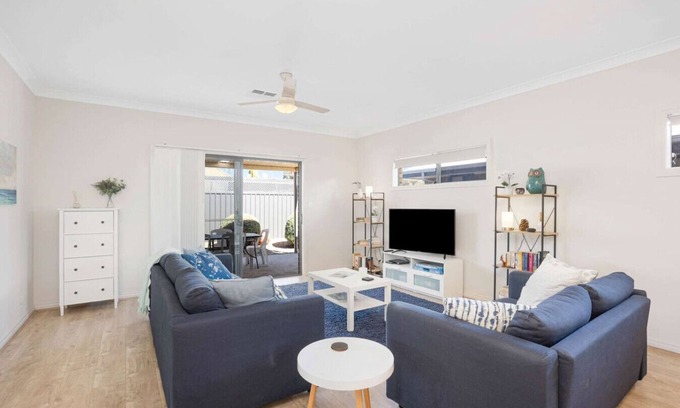 Goolwa Casa | Brooking's Perch, Walk to Shops & River, WiFi