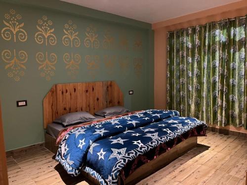 Tosh Casa | Brooks