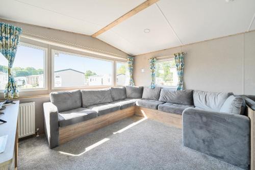 Great Houghton Casa | Brookside Bliss - Billing Aquadrome