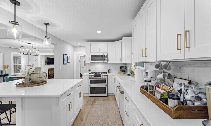 South Kansas City Casa | Brookside Charmer| Walk to Shops