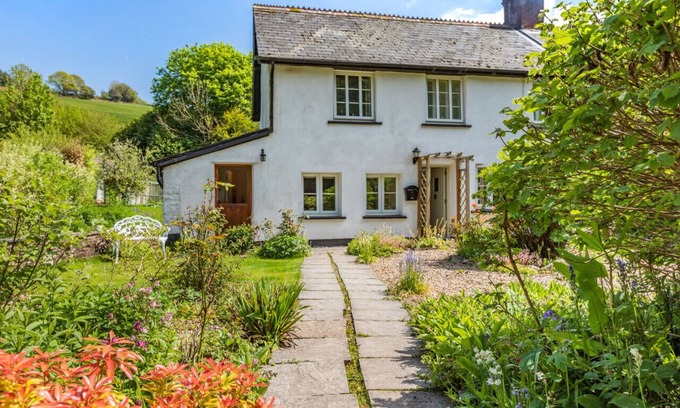 Watchet Casa | Brookside Cottage - Luxborough