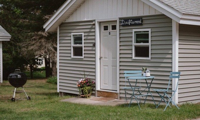 Grawn Casa | Brookside Cottages and Resort Driftwood Cottage