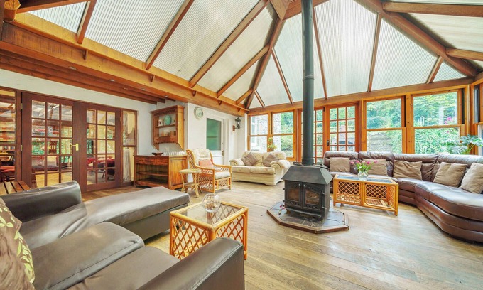 Bronygarth Cabaña | Brookside Manor House