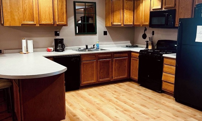 Shawano Casa | Brothers lake drive cottage
