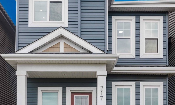 Southwest Edmonton Casa | Brown's Family Home