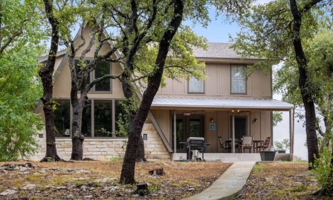Brownwood Casa | Brownwood Lodge - Roomy Lakeside