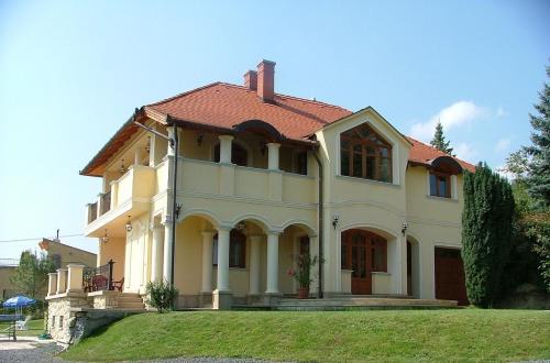 Balatonfured Apartamento | Bruckner Villa Apartman