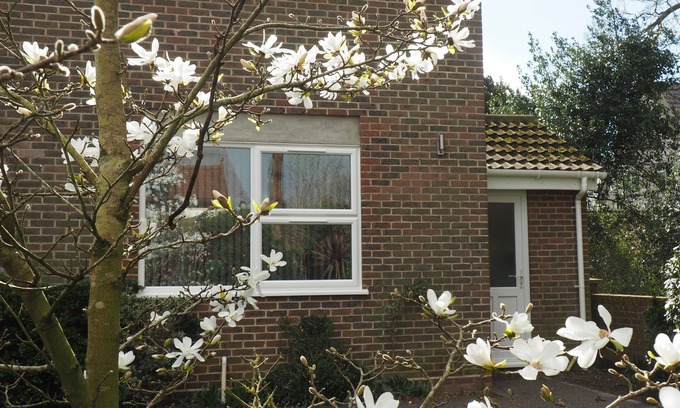 Brundall Casa | BRUNDALL HOUSE, pet friendly, with a garden in Brundall