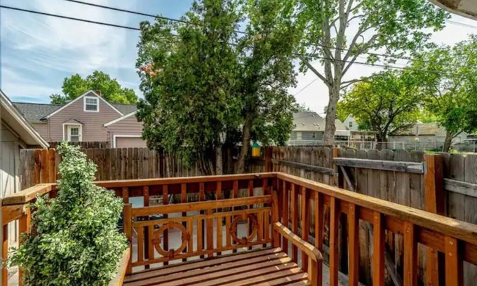 Tri-Cities Casa | Bruneau Bungalow Side A