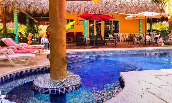 El Paredon Hotel | Brunette Beach