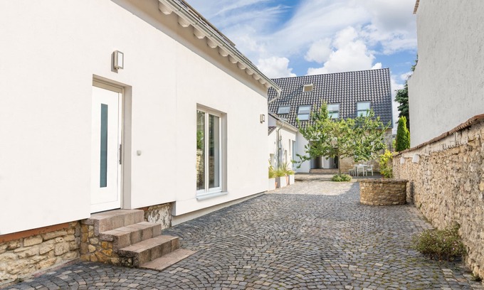 Mainz Casa | "Brunnenhaus": elegante casa de vacaciones con un jardín gigante en el centro de Mainz-Finthen