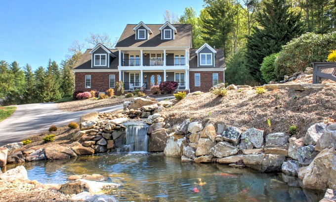Fairview Casa | Brush Creek Pool House | Luxurious 10BR Home with Pool, Fire Pit, Game Room!