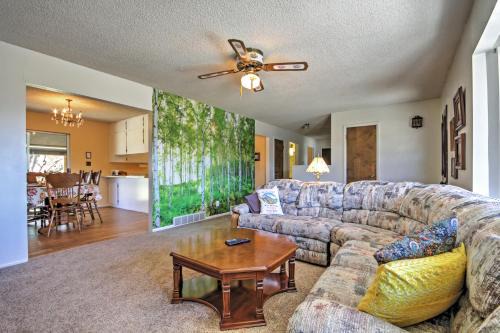 Tropic Casa | Bryce Canyon Area House with Mountain Views!