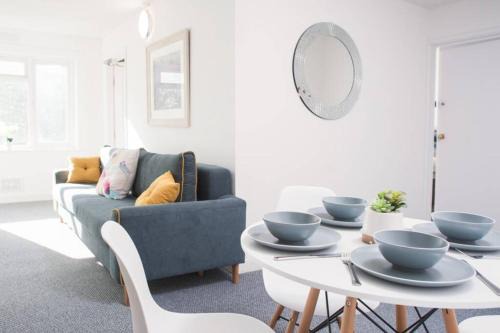 Newport Apartamento | Brynglas Newport flat sleeps 8 - Mycityhaven