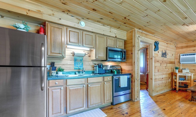 Bryson City Cabaña | Nantahala Village Cabin w/ Resort Amenities!