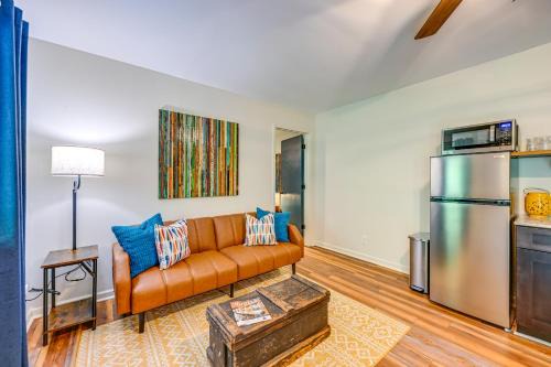 Bryson City Apartamento | Bryson City Riverfront Condo with Fire Pit and Grill!