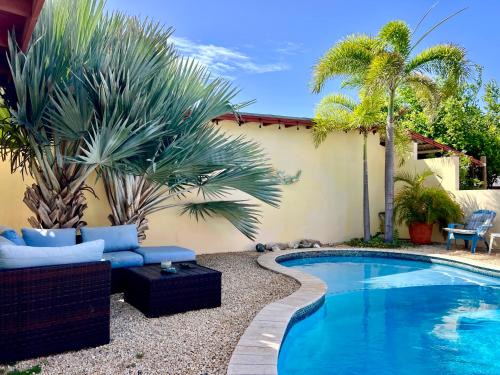 Oranjestad Casa | Bubali Gardens - Eagle Beach's Oasis