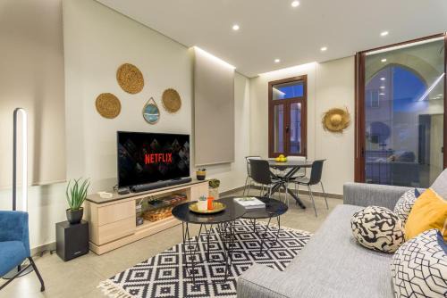 Batroun Apartamento | Bubble Beach 2-BR in Batroun Souks - Parking