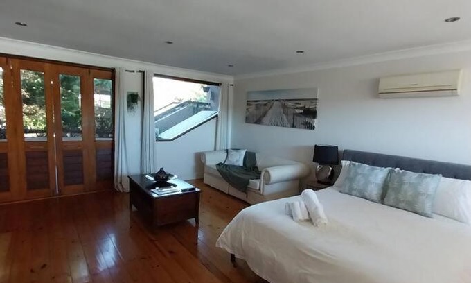 Anna Bay Casa | Bubbles and Waves