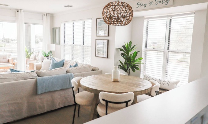 Manteo Condominio | Buccaneer Village 111 | Stay Salty | Beautifully Decorated | Canal Front