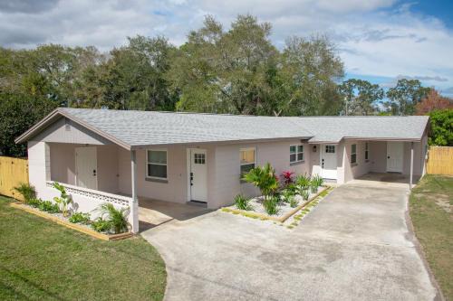 Pine Castle Casa | Buchanon Bungalows