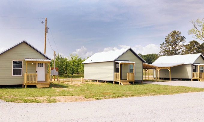 Abbeville Cabina | Buck Hill Cabins #2-Lake Eufaula Covered Boat Storage