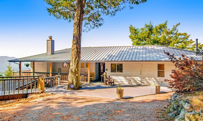 Eastsound Casa | Buck Mountain Home