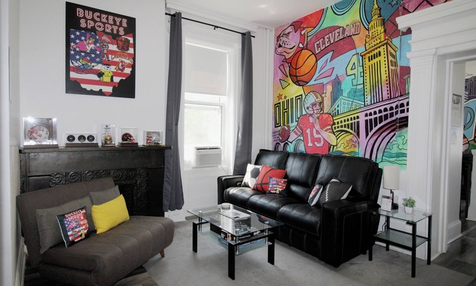 Sandusky Apartamento | Buckeye Sports ~ Mins to CP & SF ~ King/WD/Pet OK/Kids Friendly/Largest Mural
