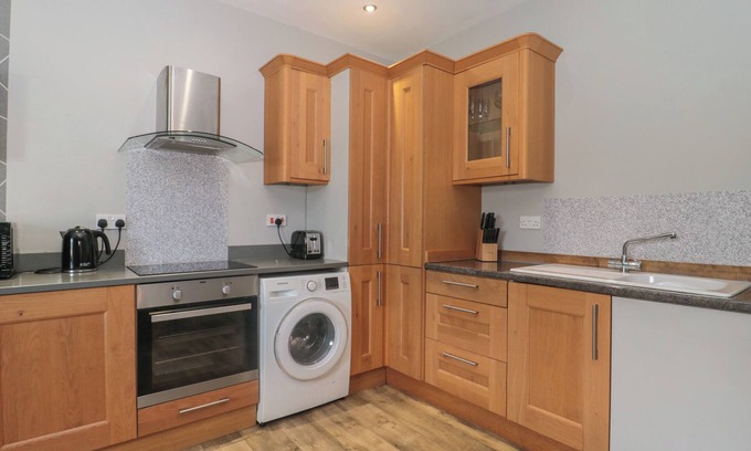 Taunton Cabaña | BUCKLAND HOUSE ANNEX, pet friendly, with a garden in Taunton