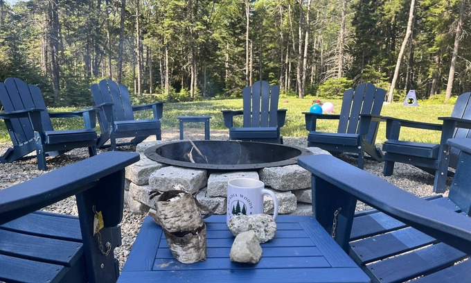Town Hill Cabaña | Buckle Bungalow-At the heart of MDI & near Acadia!