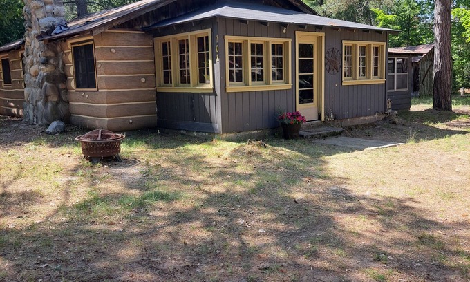 Mio Cabina | Buckwild Cabin; Au Sable river/Kirtland Warbler/BullGap/Wolf Creek/UTV/Kayaking