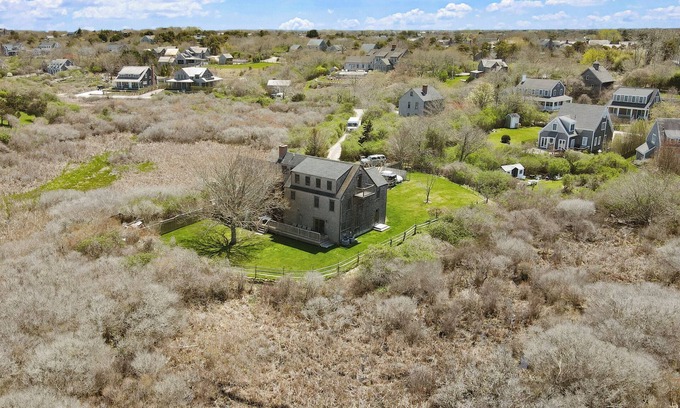 West of Town Casa | Bucolic charming 4-bedroom. Great location, short drive to Town and beaches.