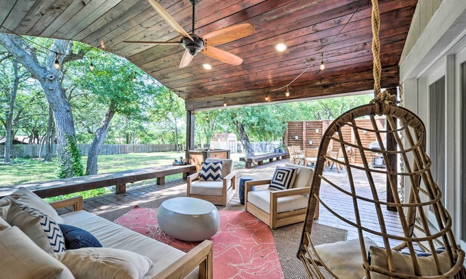 Buda Casa | Buda Home w/ Deck & Fire Pit - 15 Mi to Austin!