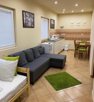 Vecses Apartamento | Budapest Airport Accomodation in V3
