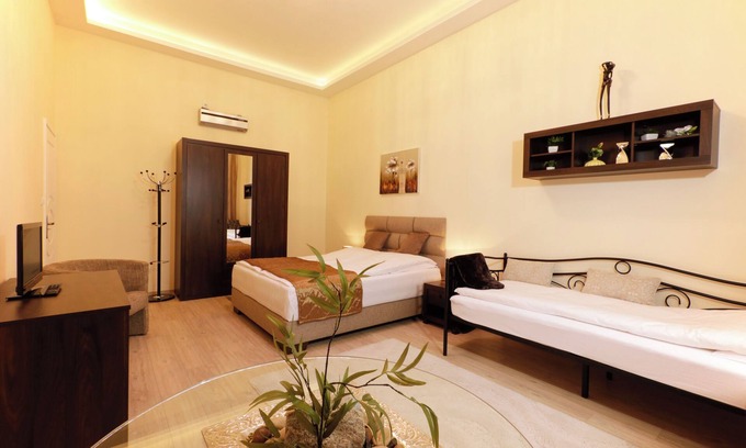 Nepszinhaz negyed Apartamento | Budapest City Apartamentos para Grupos