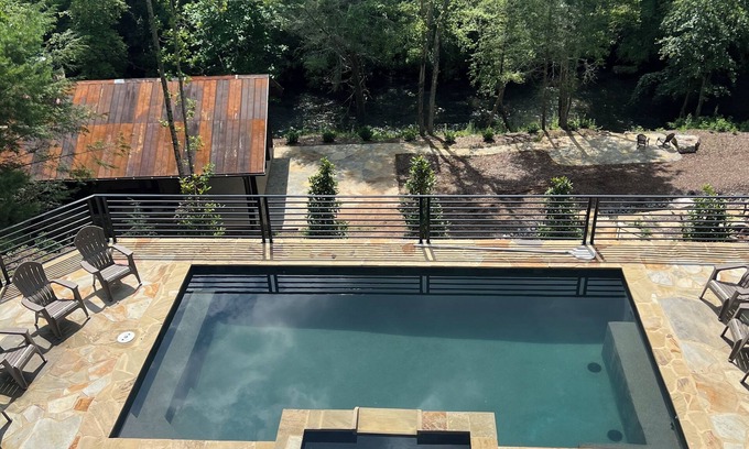 Blue Ridge Cabina | BUDDHA BLUE RIDGE RIVER Luxury unique cabin riverfront Pool and spa