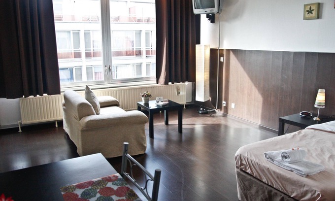 Amandus - Atheneum Apartamento | Budget Flats Antwerpen