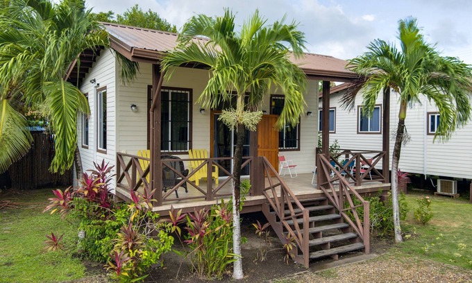 Placentia Cabaña | Budget-Friendly Casita in Maya Beach Full Kitchen!