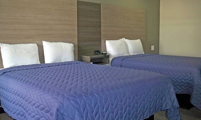 Beaumont Casa | Budget-Friendly Room Ideal for Families, w/ Laundry Facility, Breakfast & Parkin