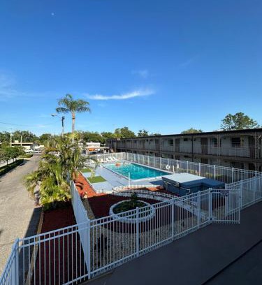 United Central Hotel | Budget Inn - St. Petersburg