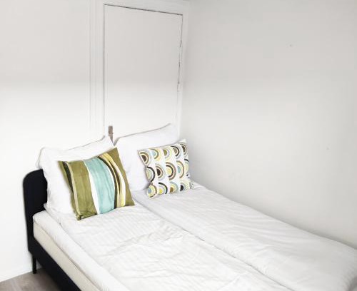 Hjørring Apartamento | Budget room 5 in a central location with free parking